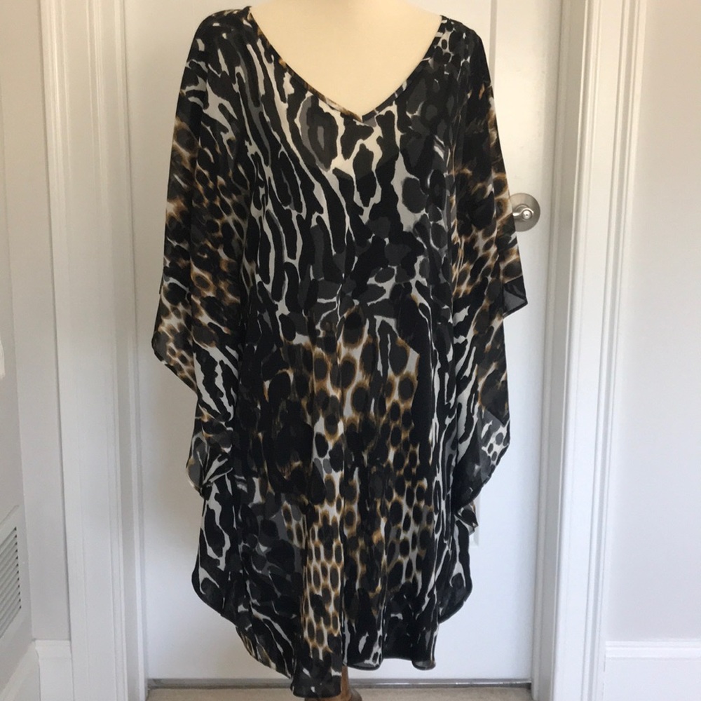 NWT. TRINA TURK Dress w/built in slip/ coverup 🏝